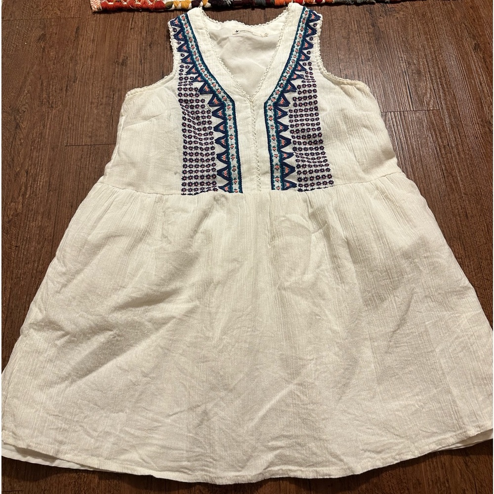 Embroidered sleeveless Boho top by Paper Crane size Large